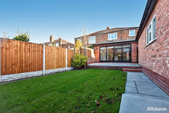 3 Bedroom Semi Detached House For Sale In Windsor Drive, Grappenhall, WA4