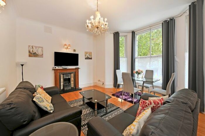 2 Bedroom Flat To Rent In Cromwell Road, London, SW5