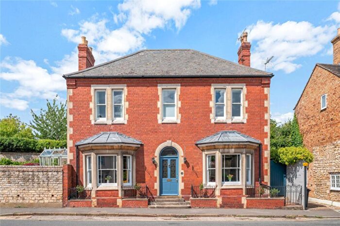 4 Bedroom Detached House For Sale In Albert Villa, Tinwell Road, Stamford, PE9