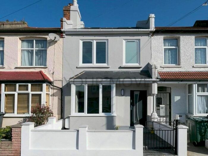 4 Bedroom Detached House To Rent In Gainsford Road, London, E17
