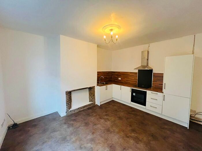 2 Bedroom Property To Rent In Thackray Street, Halifax, HX2