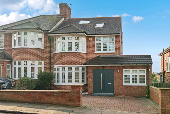 5 Bedroom Semi Detached House For Sale In Oak Way, London, N14