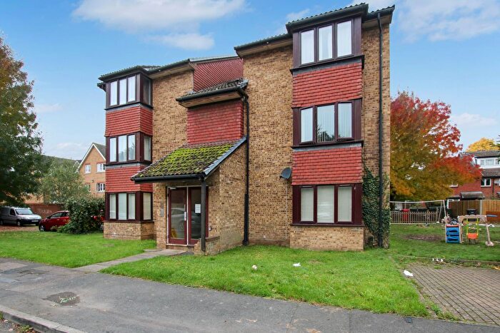 Studio To Rent In Mead Avenue, Langley, Slough, SL3