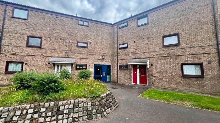 2 Bedroom Flat For Sale In Walkers Close, Scunthorpe, DN15