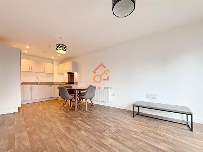 1 Bedroom Flat To Rent In Lincoln Apartments, Lexington Gardens, Birmingham, B15