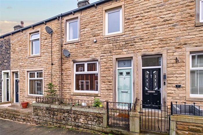 4 Bedroom Terraced House To Rent In Lower North Avenue, Barnoldswick, Lancashire, BB18