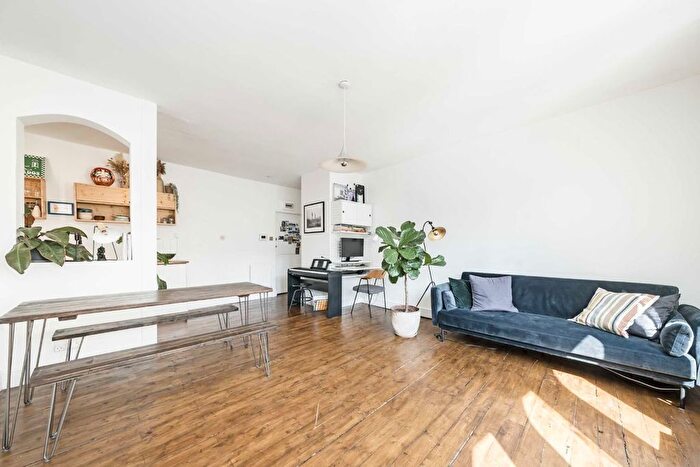 1 Bedroom Flat To Rent In Bohemia Place, Mare Street, London, E8