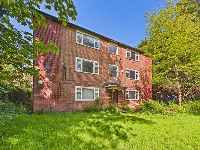 2 Bedroom Apartment To Rent In Linnet Close, Liverpool, L17
