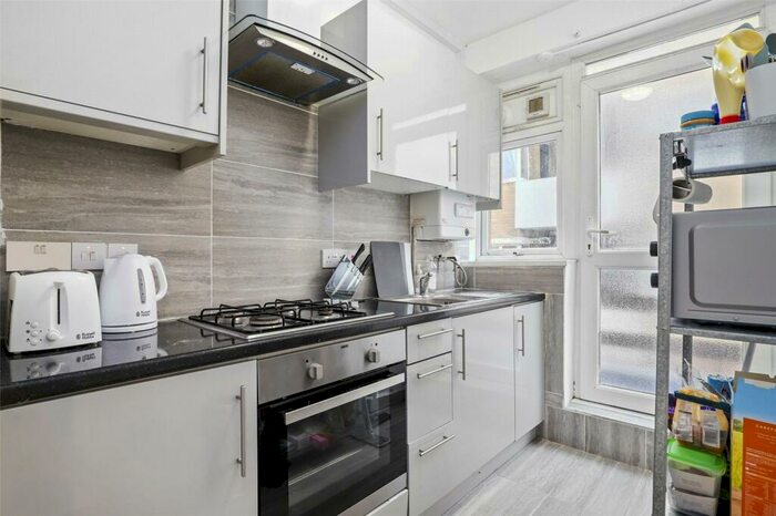 1 Bedroom Flat To Rent In Tower Court, Mackennal Street, NW8