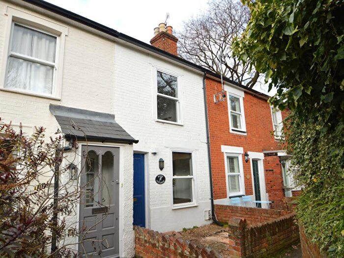 2 Bedroom Terraced House For Sale In Waverley Road, Weybridge, KT13