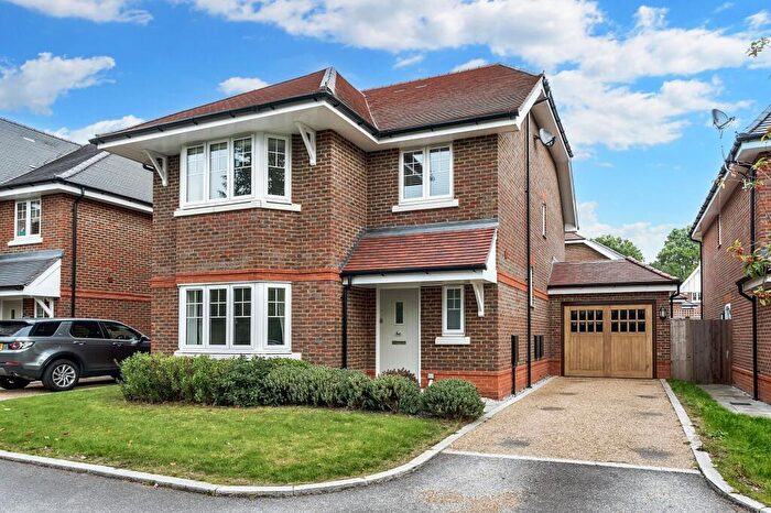 4 Bedroom Detached House For Sale In Eden Gardens, Felbridge, RH19