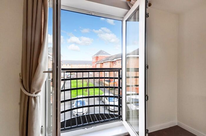 2 Bedroom Apartment For Sale In Saltash Road, Swindon, SN2