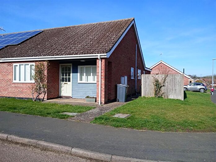 3 Bedroom Semi-Detached Bungalow To Rent In Church View, Harleston, IP20