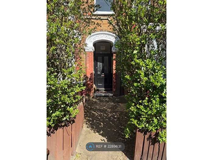 4 Bedroom Semi Detached House To Rent In Croxted Road, London, SE21