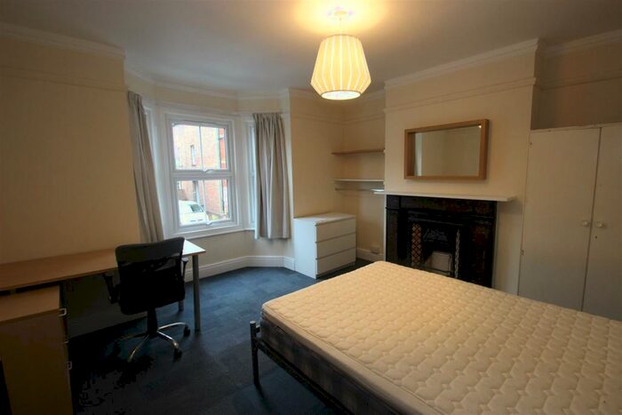 4 Bedroom House To Rent In St Marys Road, OX4