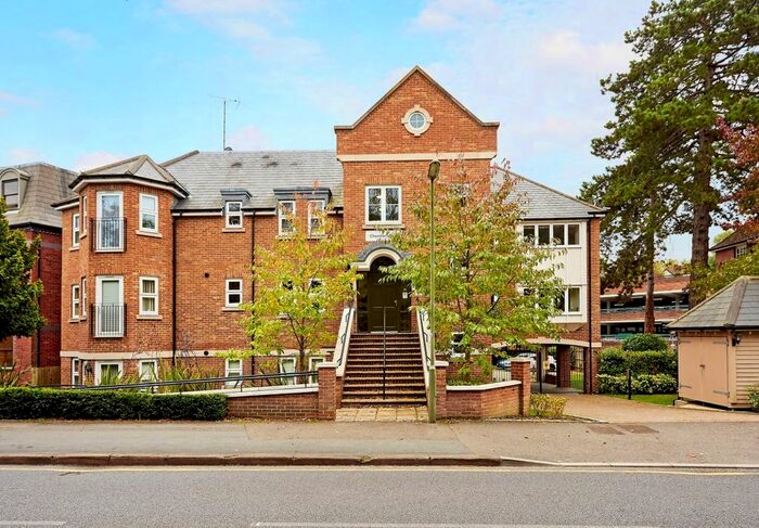 2 Bedroom Flat To Rent In Harestone Valley Road, Caterham, CR3