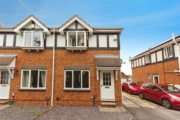 2 Bedroom Semi-Detached House For Sale In Earlswood Mead, Pudsey, LS28