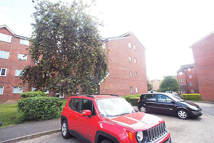 1 Bedroom Flat To Rent In Wren Close, London, N9