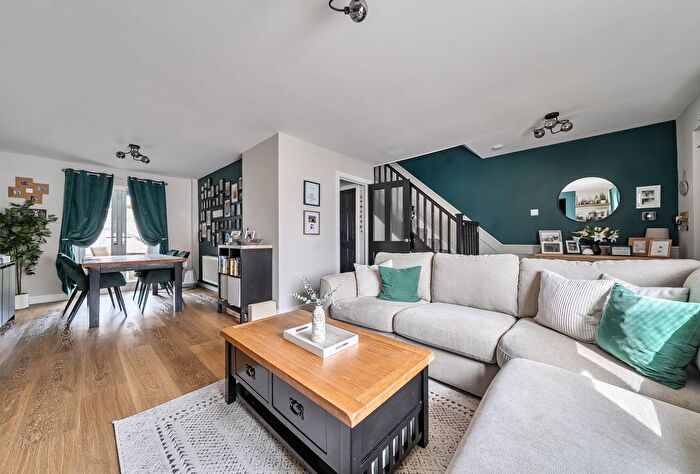 3 Bedroom Terraced House For Sale In Lancaster Road, Yate, Bristol, Gloucestershire, BS37