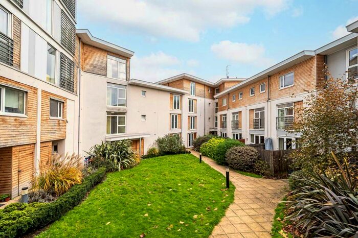 1 Bedroom Flat To Rent In Basire Street, Islington, London, N1