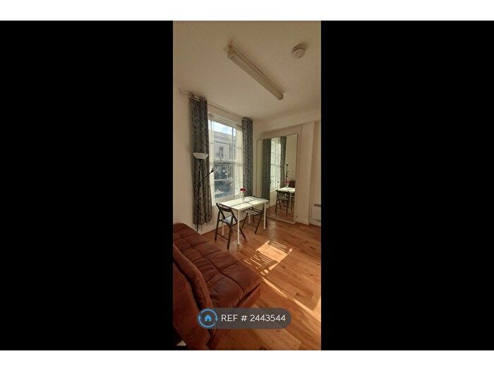 Studio To Rent In Pembridge Road, London, W11