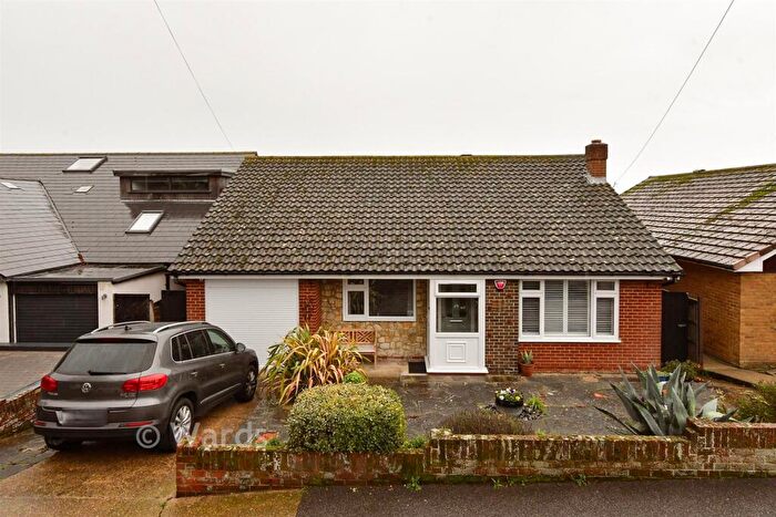 2 Bedroom Detached Bungalow For Sale In Kings Avenue, Broadstairs, Kent, CT10
