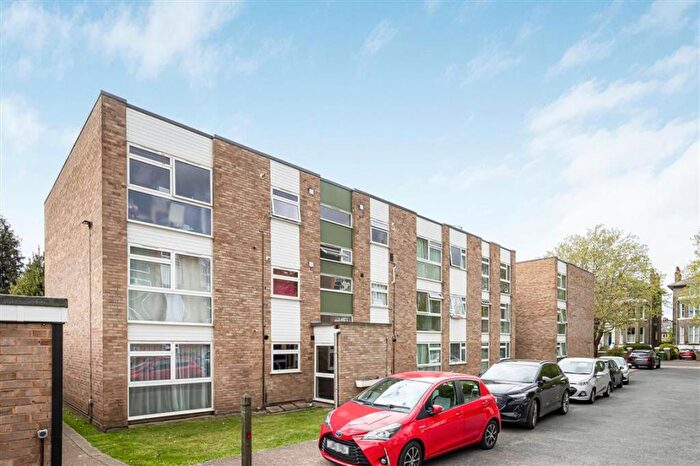 2 Bedroom Flat For Sale In St. Johns Park, Blackheath, SE3