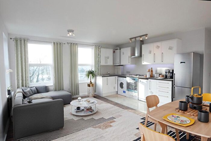 2 Bedroom Flat To Rent In Horn Lane, Acton, W3