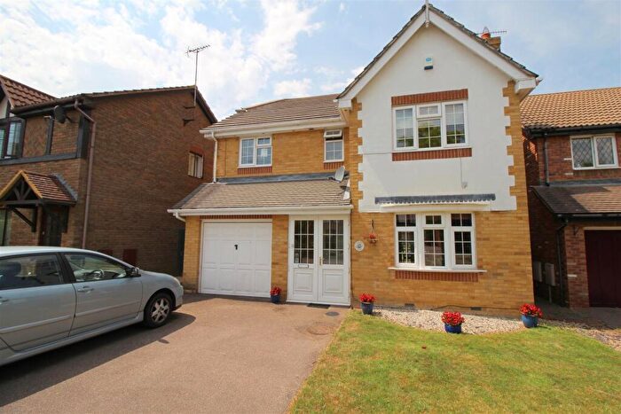 4 Bedroom Detached House For Sale In Fowler Close, Maidenbower, RH10
