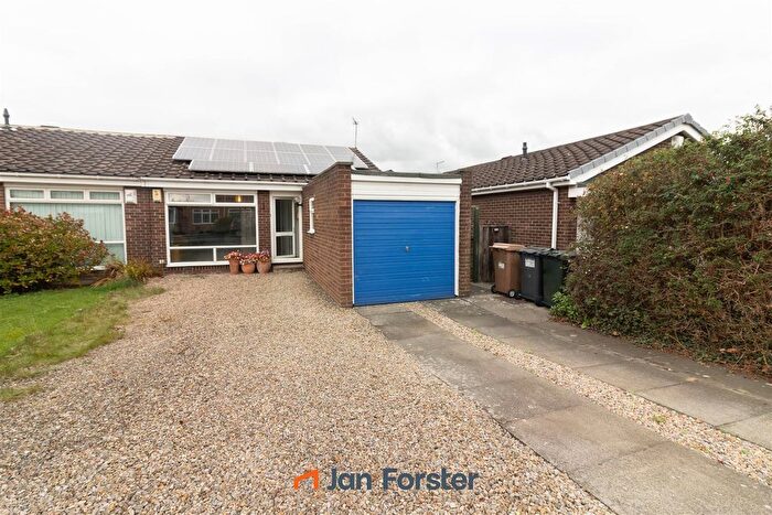 2 Bedroom Semi Detached Bungalow For Sale In Melness Road, Hazlerigg, Newcastle Upon Tyne, NE13
