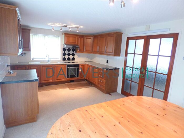 3 Bedroom Detached House To Rent In Chevin Avenue, Leicester, LE3