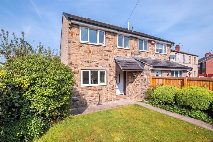 3 Bedroom Semi-Detached House For Sale In Lascelles Hall Road, Huddersfield, HD5