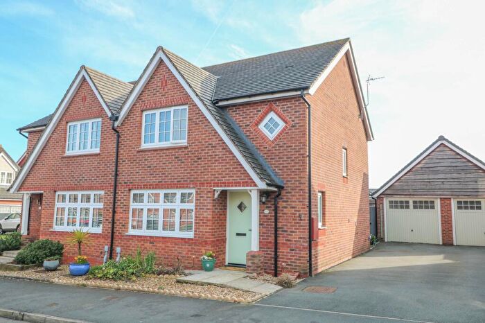 3 Bedroom Semi Detached House For Sale In Green Meadow Rise, Penymynydd, Chester, CH4