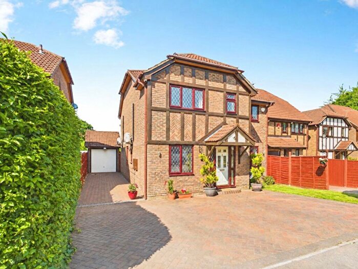 4 Bedroom Detached House For Sale In Bramley Gardens, Horton Heath, SO50