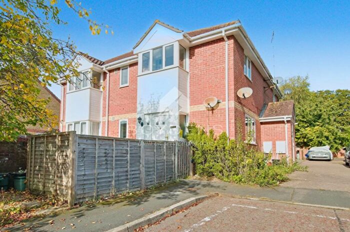 2 Bedroom Flat To Rent In Chinook Highwoods Colchester, CO4