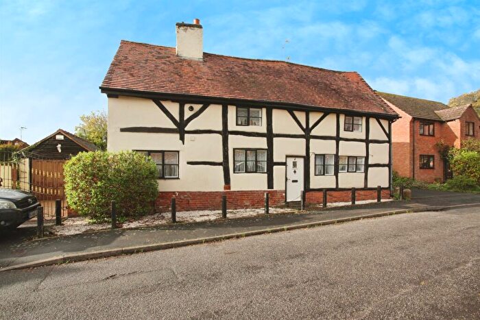 4 Bedroom Character Property For Sale In Church Street, Bulkington, Bedworth, CV12