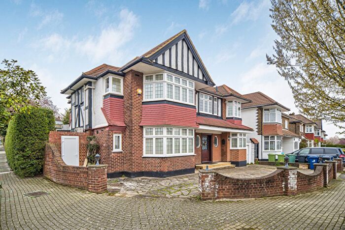 7 Bedroom Detached House For Sale In Audley Road, London, W5