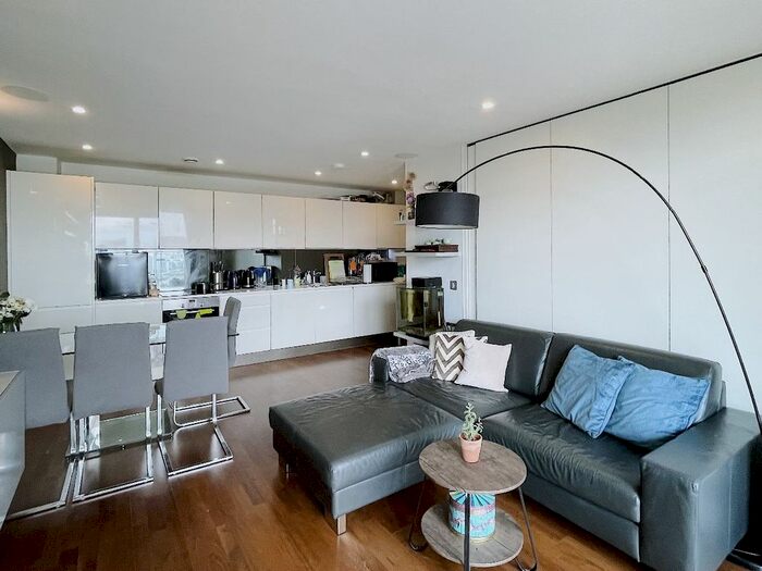 3 Bedroom Flat To Rent In Knights Tower, Wharf Street, London, SE8