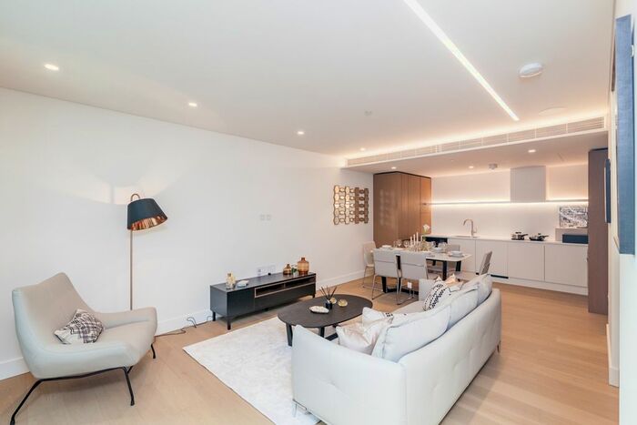 3 Bedroom Flat To Rent In Rathbone Square, Rathbone Place, Fitzrovia, Oxford Circus, W1T