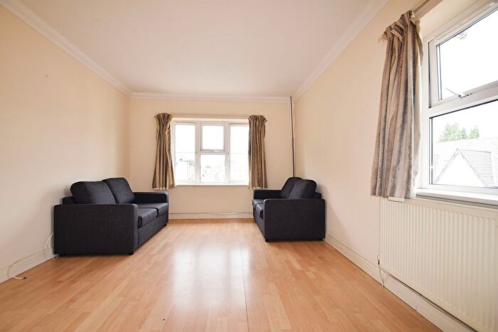 1 Bedroom Flat To Rent In Llanbleddian Gardens, Cathays, CF24