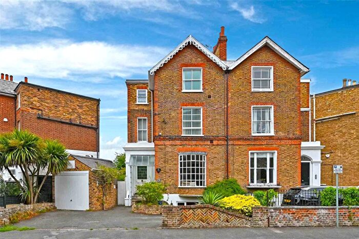 5 Bedroom Semi-Detached House For Sale In Trinity Place, Windsor, Berkshire, SL4