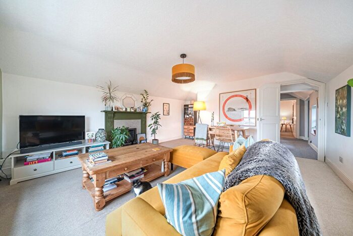 2 Bedroom Flat For Sale In Kirkdale, London, SE26