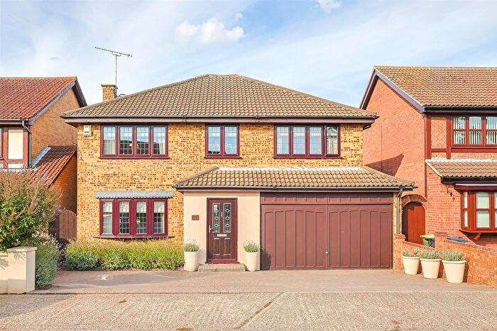 4 Bedroom Property For Sale In The Drive, Hullbridge, Hockley, SS5