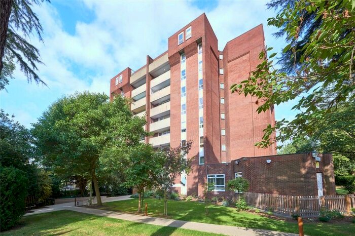 2 Bedroom Flat To Rent In Nether Street, London, N3