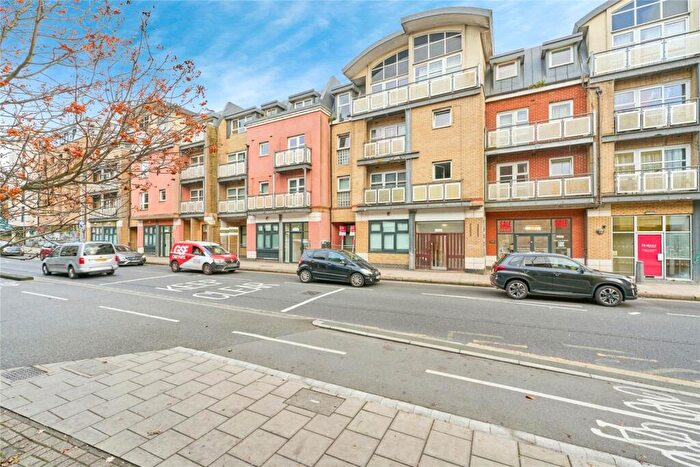 1 Bedroom Flat For Sale In London Road, Kingston Upon Thames, KT2