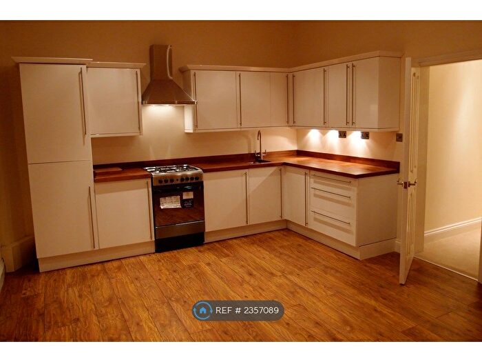 2 Bedroom Flat To Rent In Thornlaw Road, London, SE27