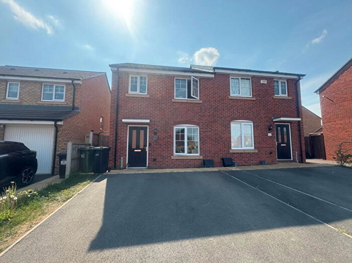 3 Bedroom Semi-Detached House To Rent In Parqet Grove, Kingswinford, DY6