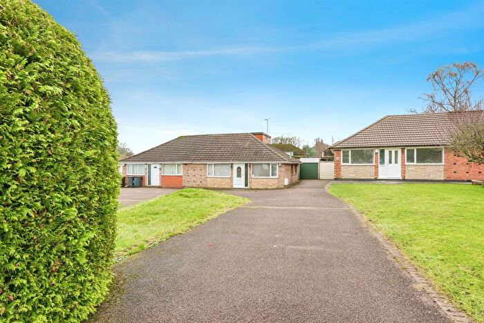 3 Bedroom Semi-Detached Bungalow For Sale In North Drive, Sutton Coldfield, B75
