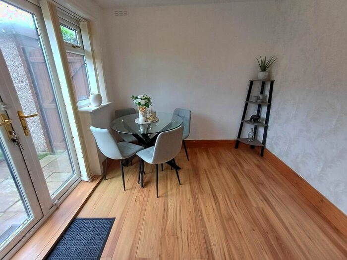 2 Bedroom Semi-Detached Bungalow For Sale In Farndale Road, Bradford, BD15