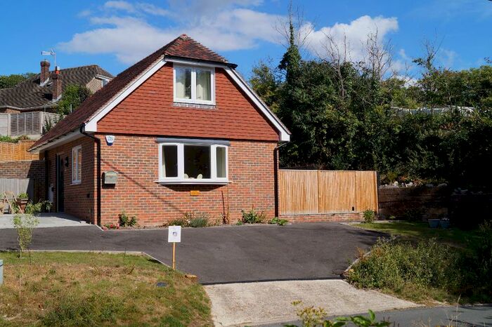1 Bedroom Detached House For Sale In Manor Road, Upper Beeding, BN44